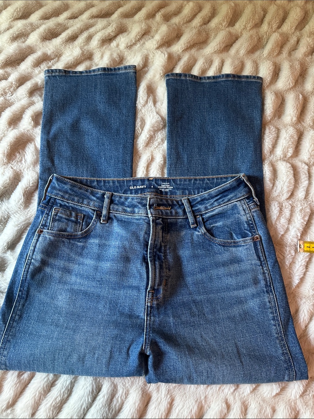 Old Navy Women's High Rise Vintage Cropped Flare Size 4 NWOT Never worn